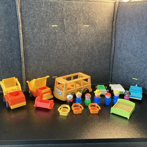 Vintage Fisher Price Little People Figures With Vehicles And Furniture Rare READ