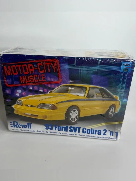 Revell 1993 Ford SVT Cobra 1:24 Model Kit