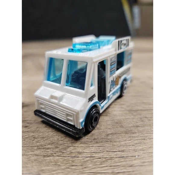 Hot Wheels Quick Bite Diecast 1/64 Mattel Loose Toy Car