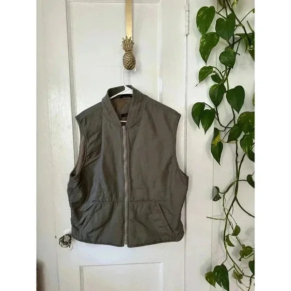 Authentic tradition men’s size medium grey vest
