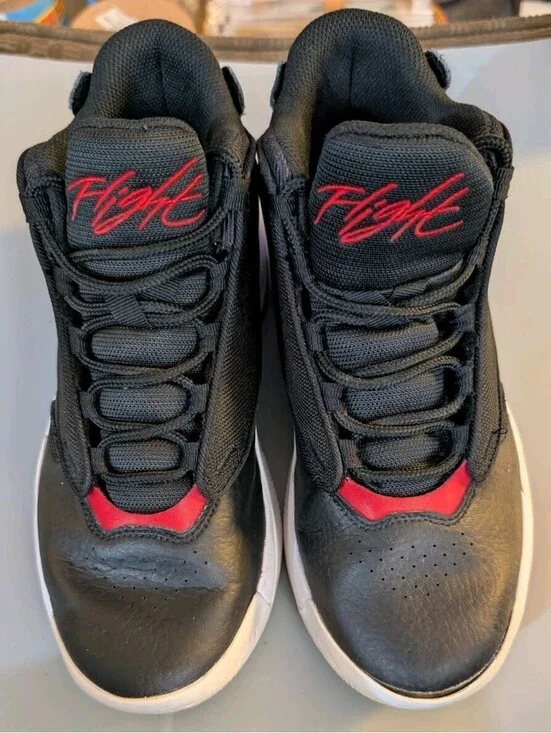 Nike Air Jordan Max Aura 4 GS Bred Size 6Y Sneakers DQ8404-006 Black Red 👟