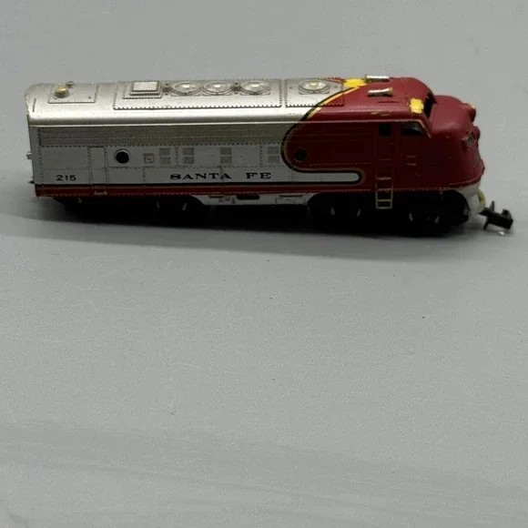 N Scale Bachmann Santa Fe F7A Diesel Locomotive 215 Works