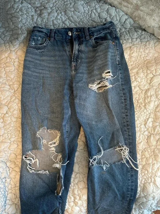 American Eagle Outfitters Women's Blue and Navy Jeans