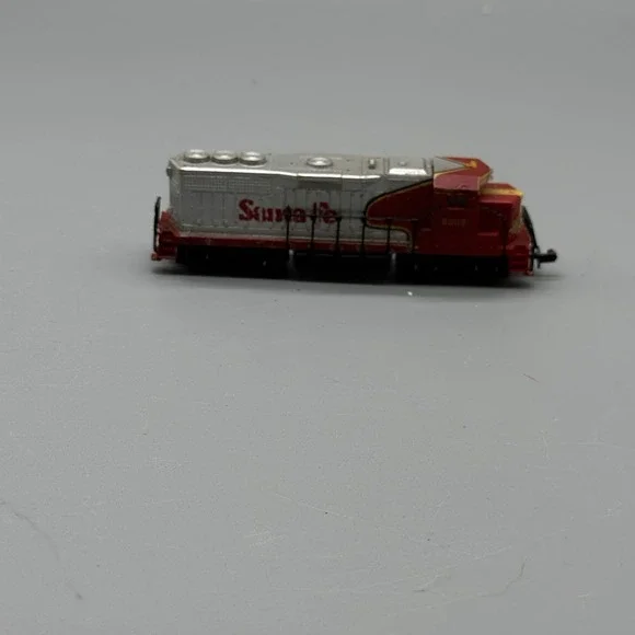 Bachmann HO Scale Santa Fe #6005 GP40 Diesel Locomotive-UNTESTED