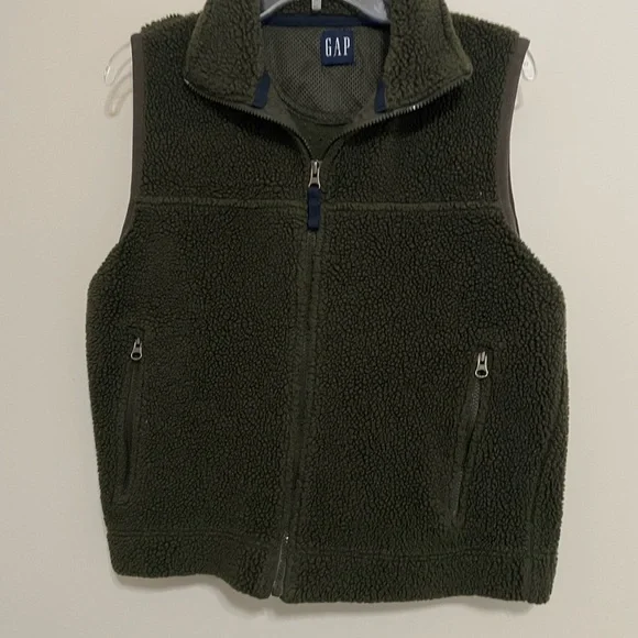 GAP Olive Fleece Vest- Size XS~~ Outdoor or Hiking‎