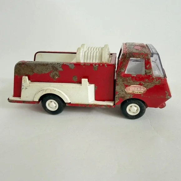 Vintage Tonka Fire Truck Pressed Steel‎ Red White Ladder Truck Toy USA