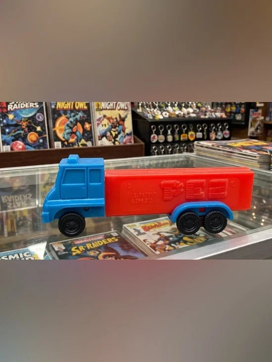 Vintage PEZ Dispenser No Feet Semi-Truck