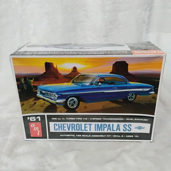 AMT 1961 Chevrolet Impala SS 1/25 Scale Model Car Kit AMT1013/12 New Sealed