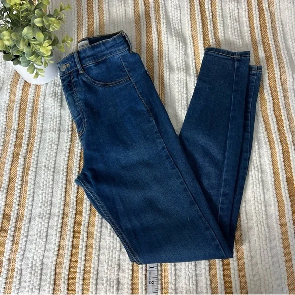 Zara Women's Blue Jeans‎ Size 04