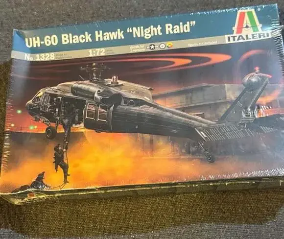 Italeri 1/72 1328 US UH-60/MH-60 Black Hawk 
