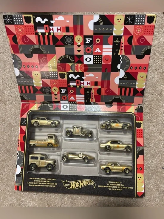 Hot Wheels Gold 8-Car Die-Cast Gift Set - Collector Pack