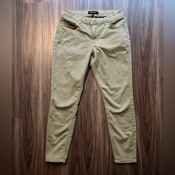Ellen Tracy Olive Jeans Size 6