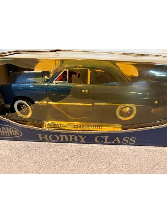 Mira Carmania Hobby Class 1:18 Scale 1949 Ford Coupe Diecast Model - Dark Blue
