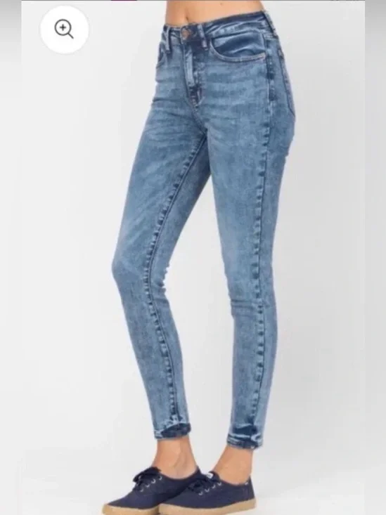 Judy Blue Mid Rise Acid Wash Jeans stretch denim. SZ. 9/29