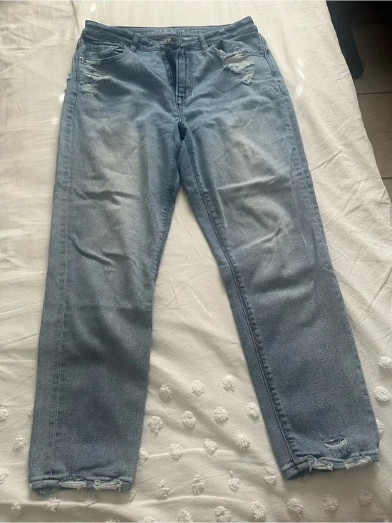 American Eagle Outfitters Light Blue Distressed Jeans