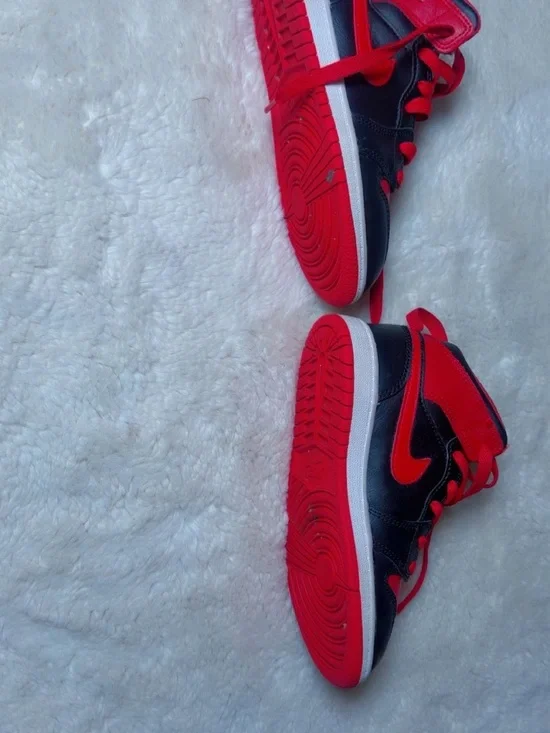 Nike Kids High-Top Sneakers in Black and Red