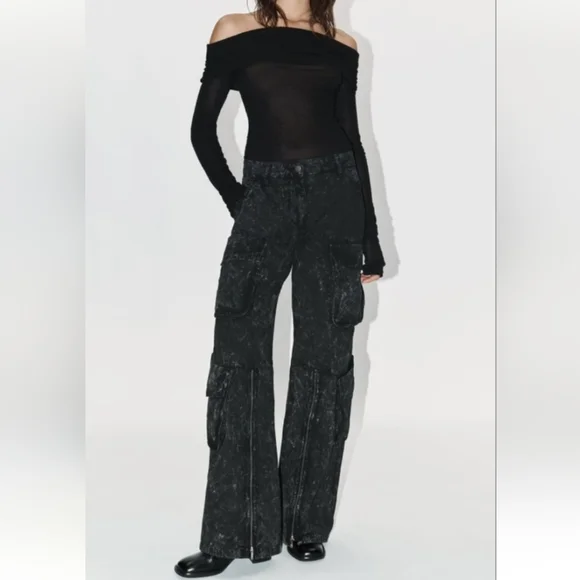 Zara Relaxed Mid Rise Cargo Utility jeans