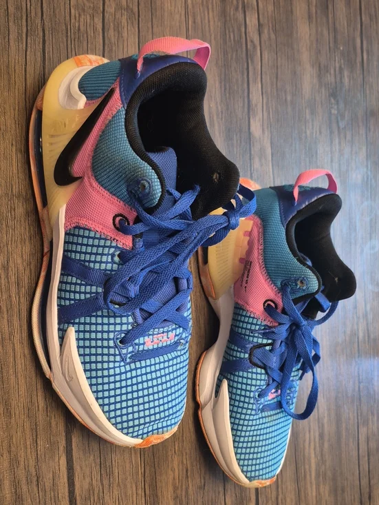 Nike LeBron Witness VII 7 – Sz 7  Boys Basketball Shoes Blue Pink