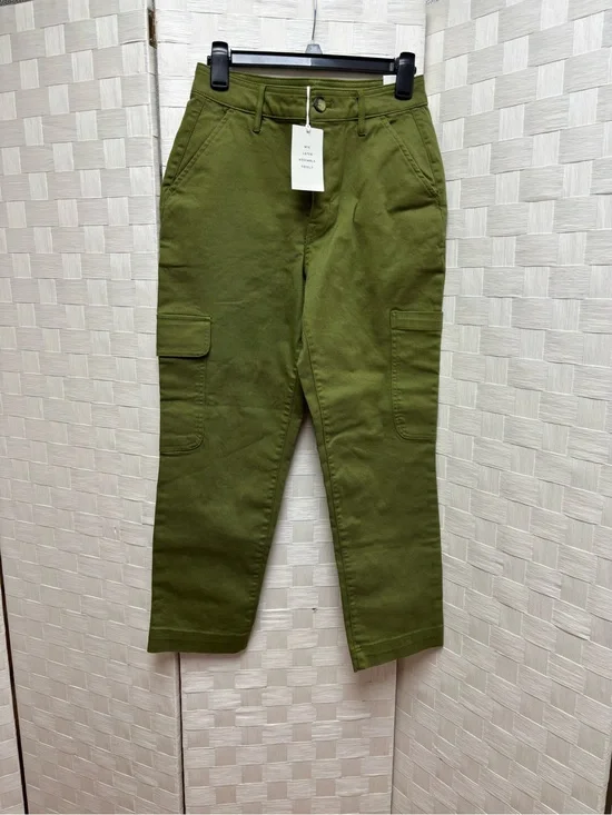 Women’s Free Assembly Cargo Pants size 4