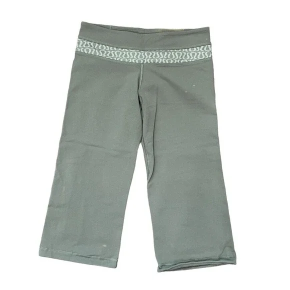 Lululemon Size 6 Manifesto Groove Crop Pants‎ Women's Wide Leg Logo Print Detail