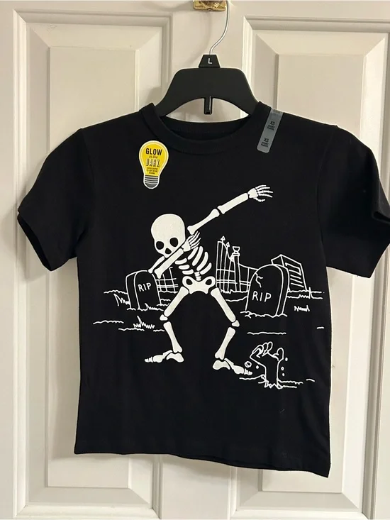 NWT-Boys The Children's Place Black Short-Sleeve Tee with Glow Skeleton Graphic