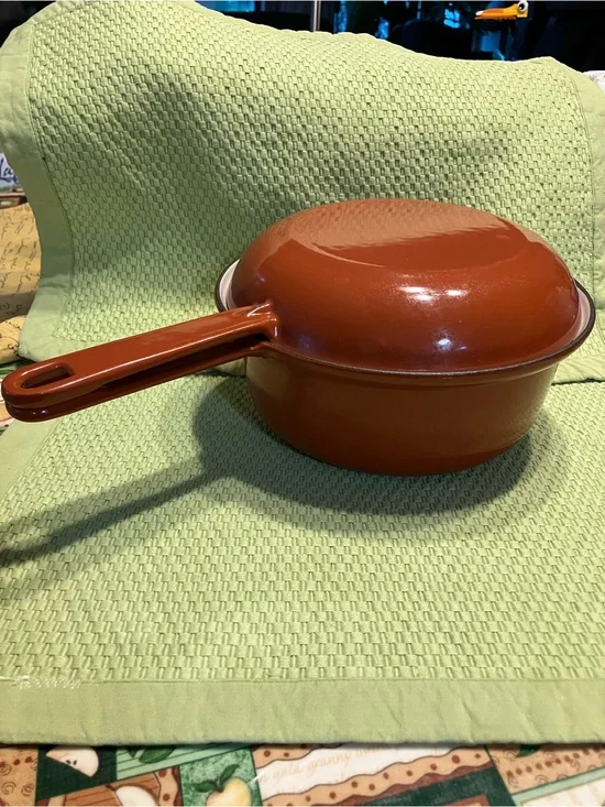 vintage Cousances/ Le Creuset #22 enamel cast iron pan set of 2