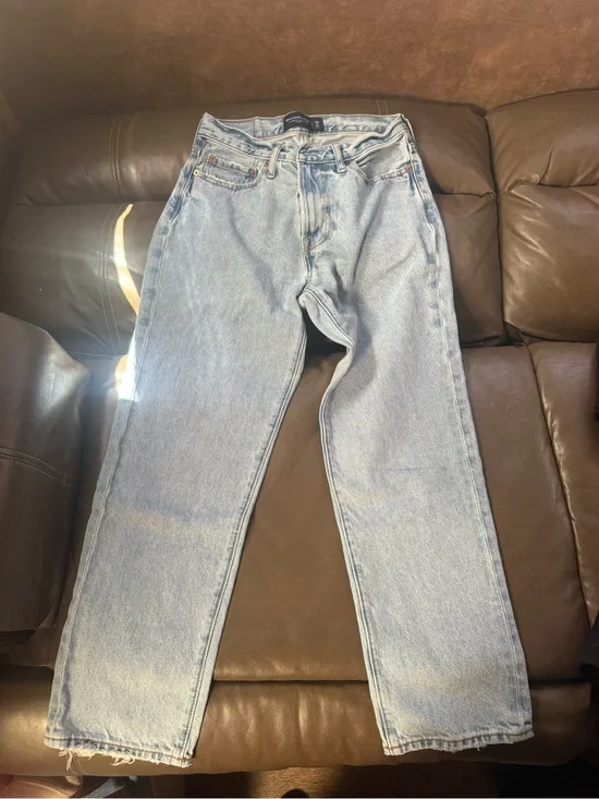 0004. Abercrombie & Fitch Men's Light Blue Straight Jeans