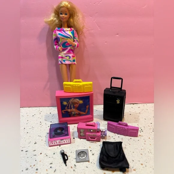 Vintage 80s/90s Barbie Accessories Lot TV Camera‎ Boombox Record Player Luggage