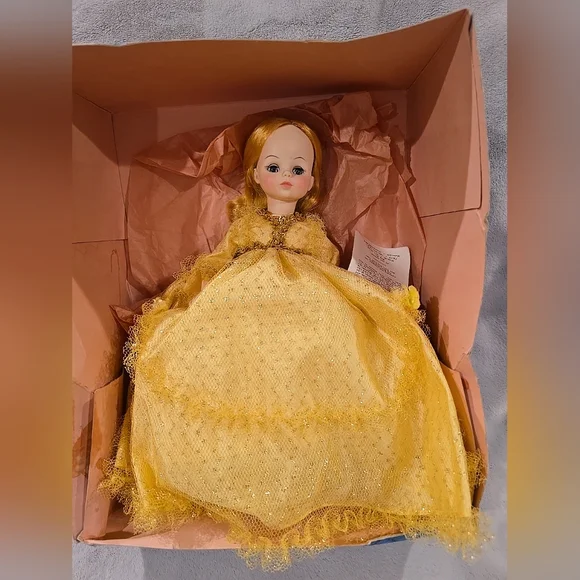 Madame Alexander‎ Sleeping Beauty #1595 Gold Dress 14