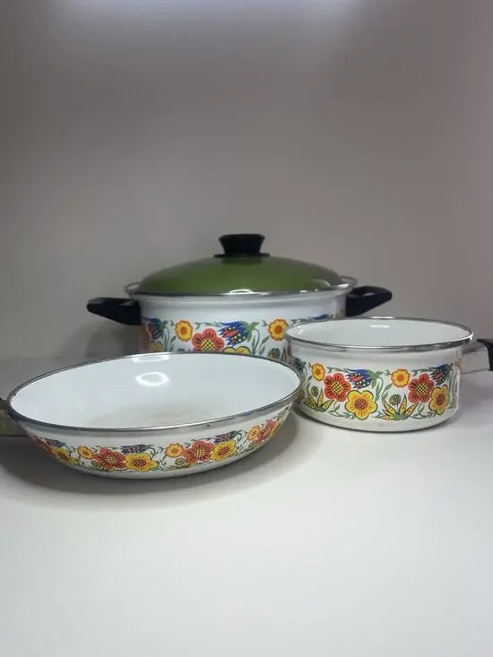 Set 3 Vtg Enamelware Pot W/ 1 Lid Floral Avocado Green Orange Yellow 70’s Retro