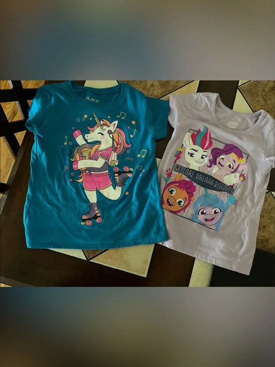 The Children's Place Teal Unicorn Roller Skate Graphic Tee