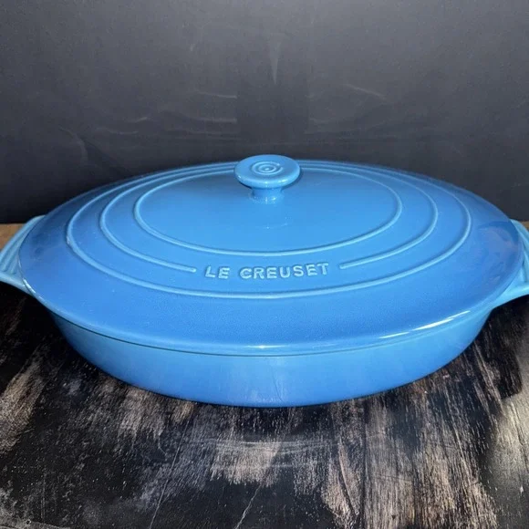 Rare Vintage 2015 Le Creuset oval baker Blue with cover  lid.