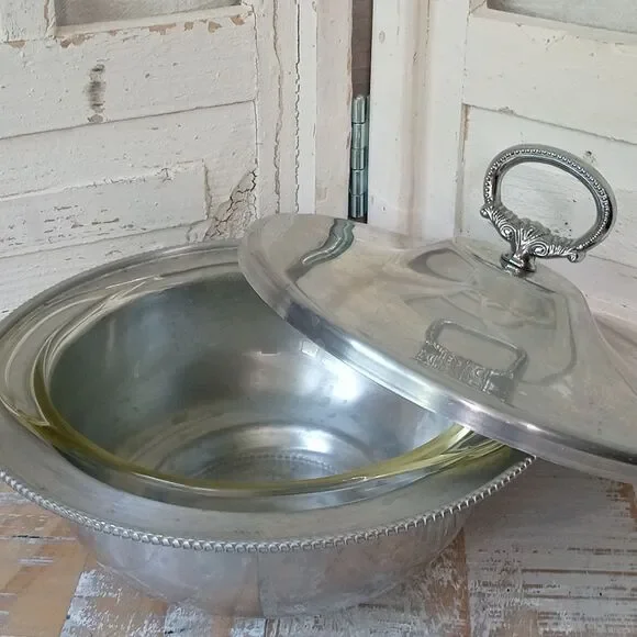 Vintage BW Buenilum Hammered Aluminum Casserole Serving Dish Pyrex Glass Insert
