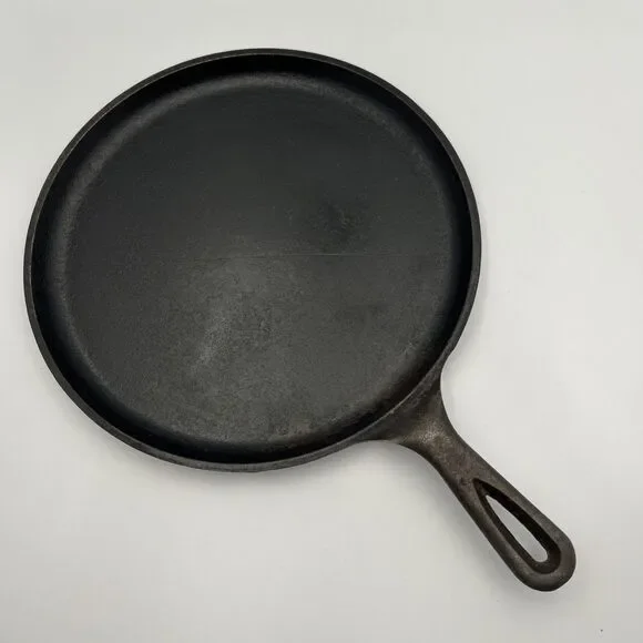 Vintage Lodge USA  90G Cast Iron Flat Griddle Skillet 10.5” Round Seaspned