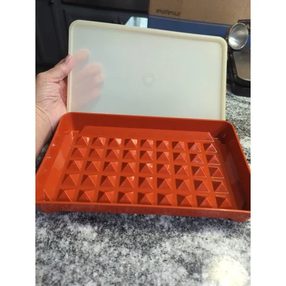Vintage Tupperware 1292 Hot Dog Bacon Keeper Paprika Red Deli Container