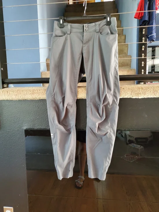 Men's Lightweight Grey Cargo Pants with Articulated Knees