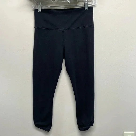 Athleta Be Present Capri Legging Black S