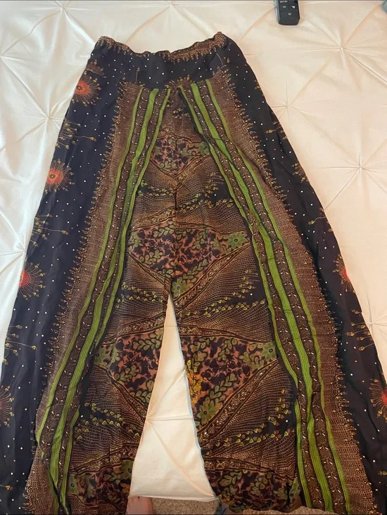 Bohemian Black & Green Wide-Leg Printed Pants