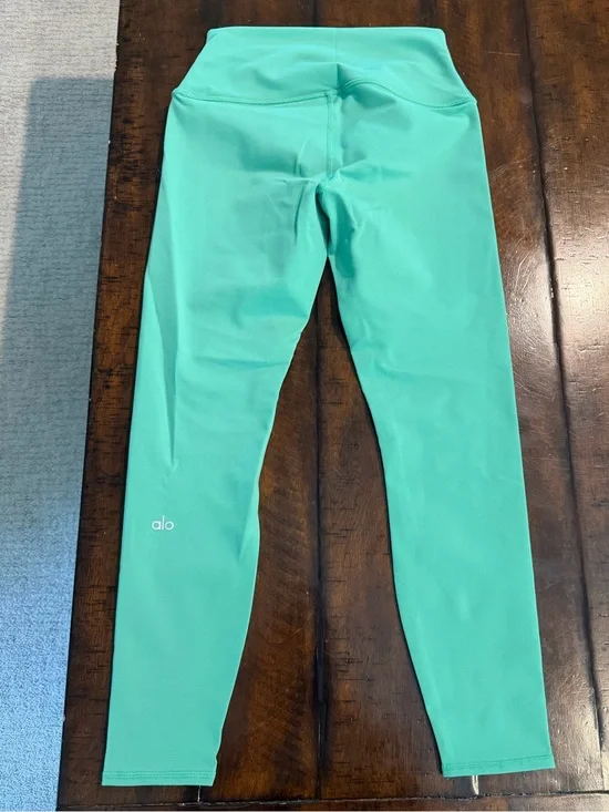 ALO Yoga Airbush 7/8 Leggings in Mint Teal