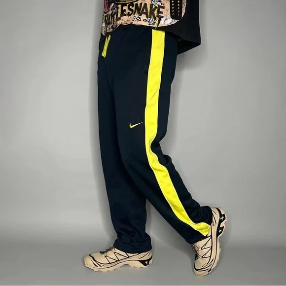 Vintage Nike therma fit men’s drawstring sweatpants size M