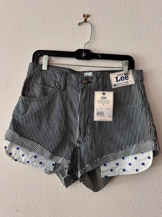 NWT Kacey Lee Black & White Pinstriped Denim Shorts with Star Lining Size 10
