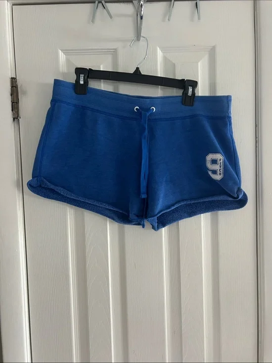 ABERCROMBIE & FITCH SHORTS SIZE L