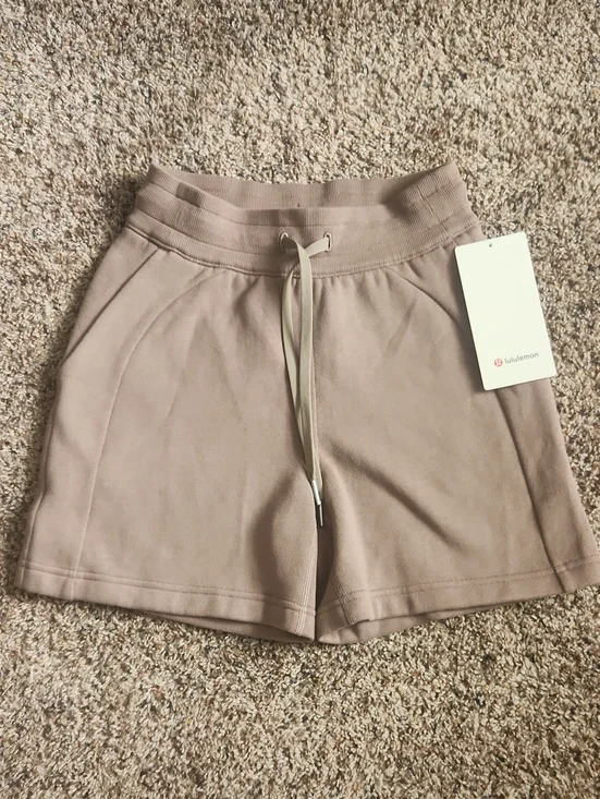 lululemon athletica Women's Taupe Scuba High Rise Shorts
