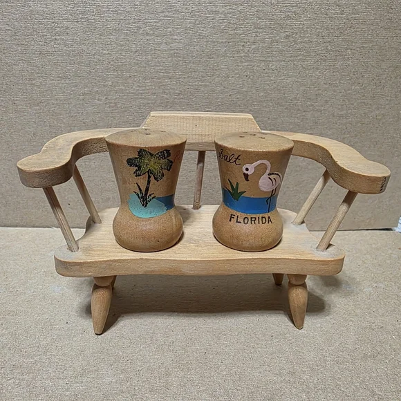 Vtg Wooden Bench Florida Salt Pepper Shaker Set #162