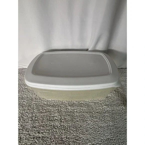 VTG Rubbermaid 2.4 GAL Food Storage Container Clear Snap‎ Lid 