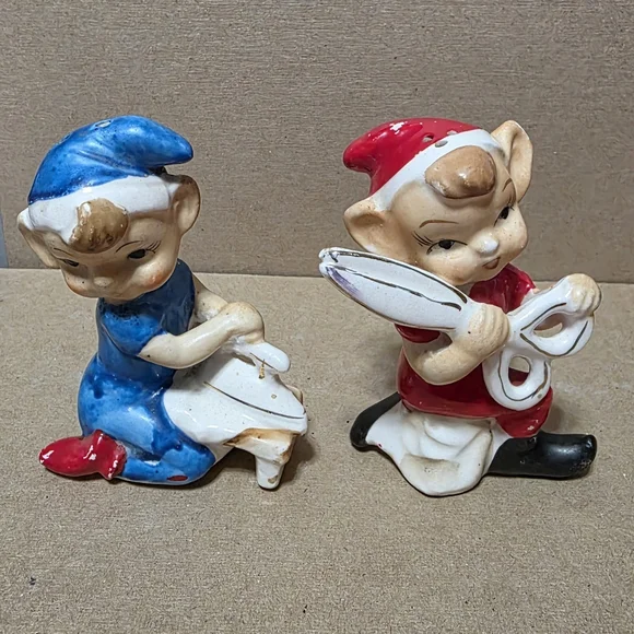 Vtg Pixie Elf Sewing Themed Salt Pepper Shaker Set #145