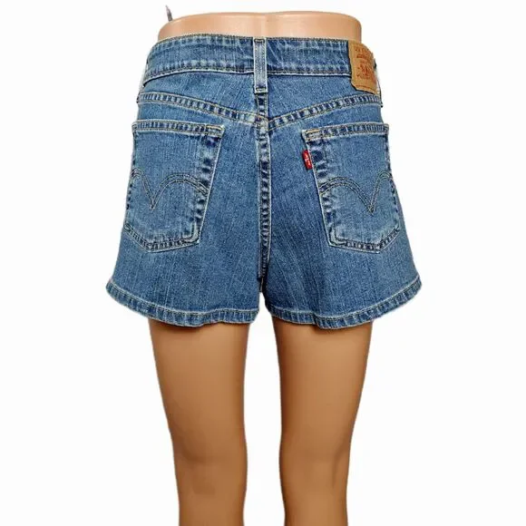 Vintage 2003 Levi’s Red Tab Denim Shorts - Size 9 - Mid Rise 10