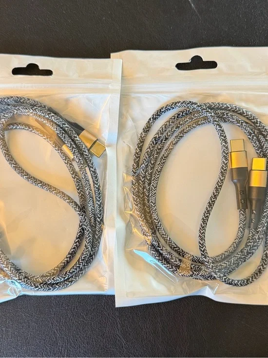 2 Pack, 3ft Braided USB-C to USB-C Cable in Black and White with Gold Connectors