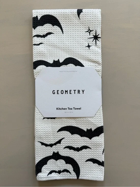 NWT Geometry Tea Towel in 