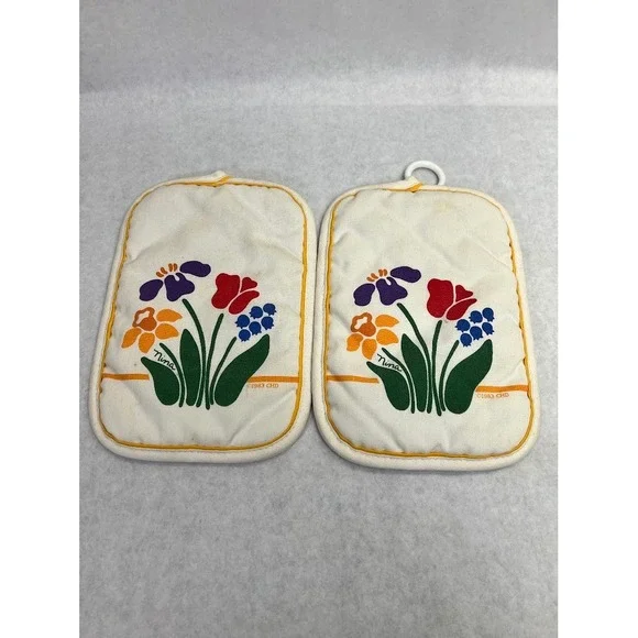 Vintage 1983 Nina CHD Floral Potholders Set of 2 Quilted Yellow Retro Kitchen